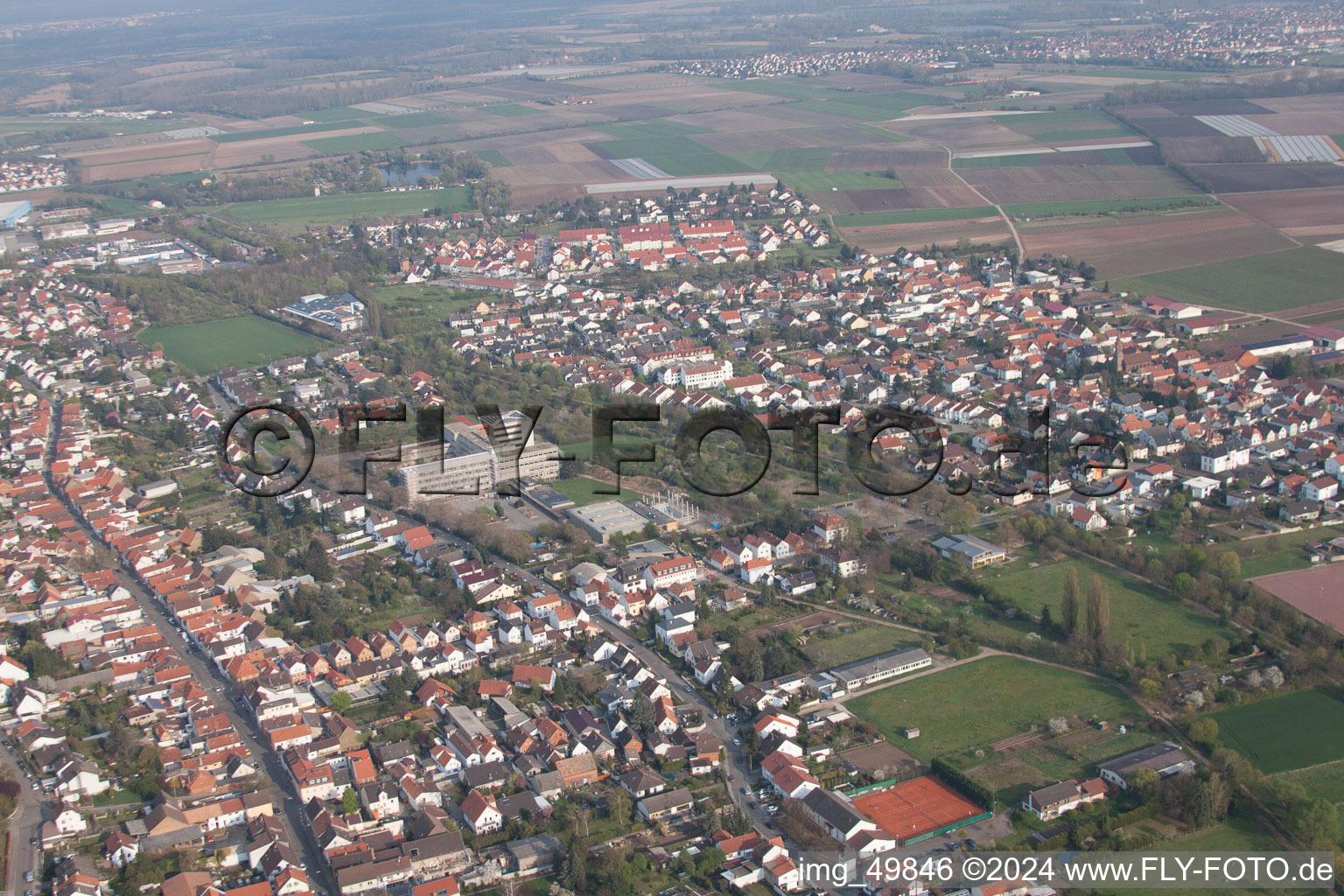 Aerial view of Nelly-Sachs-IGS in the district Horchheim in Worms in the state Rhineland-Palatinate, Germany