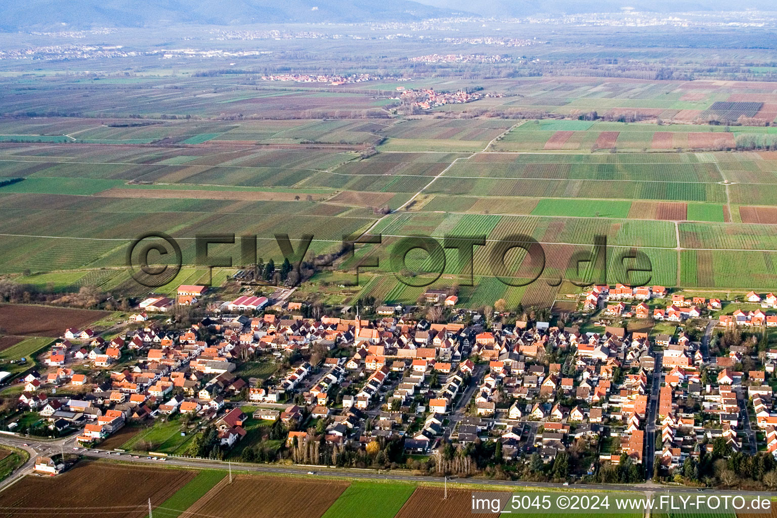 Town View of the streets and houses of the residential areas in Hochstadt (Pfalz) in the state Rhineland-Palatinate