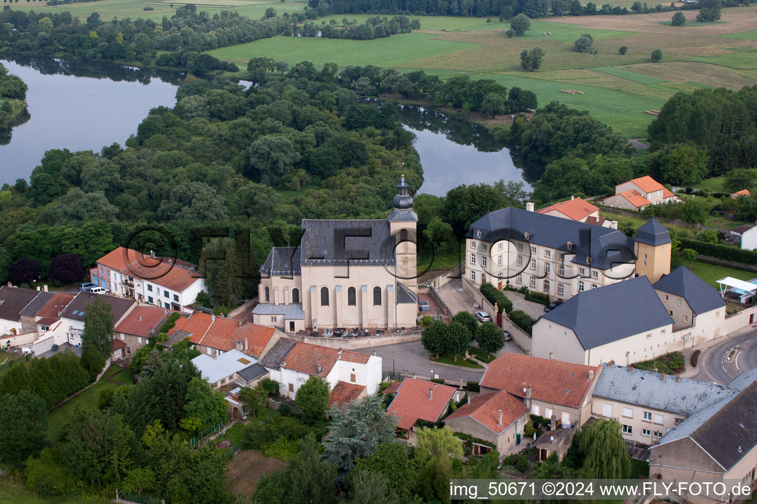 Berg-sur-Moselle in the state Moselle, France from above