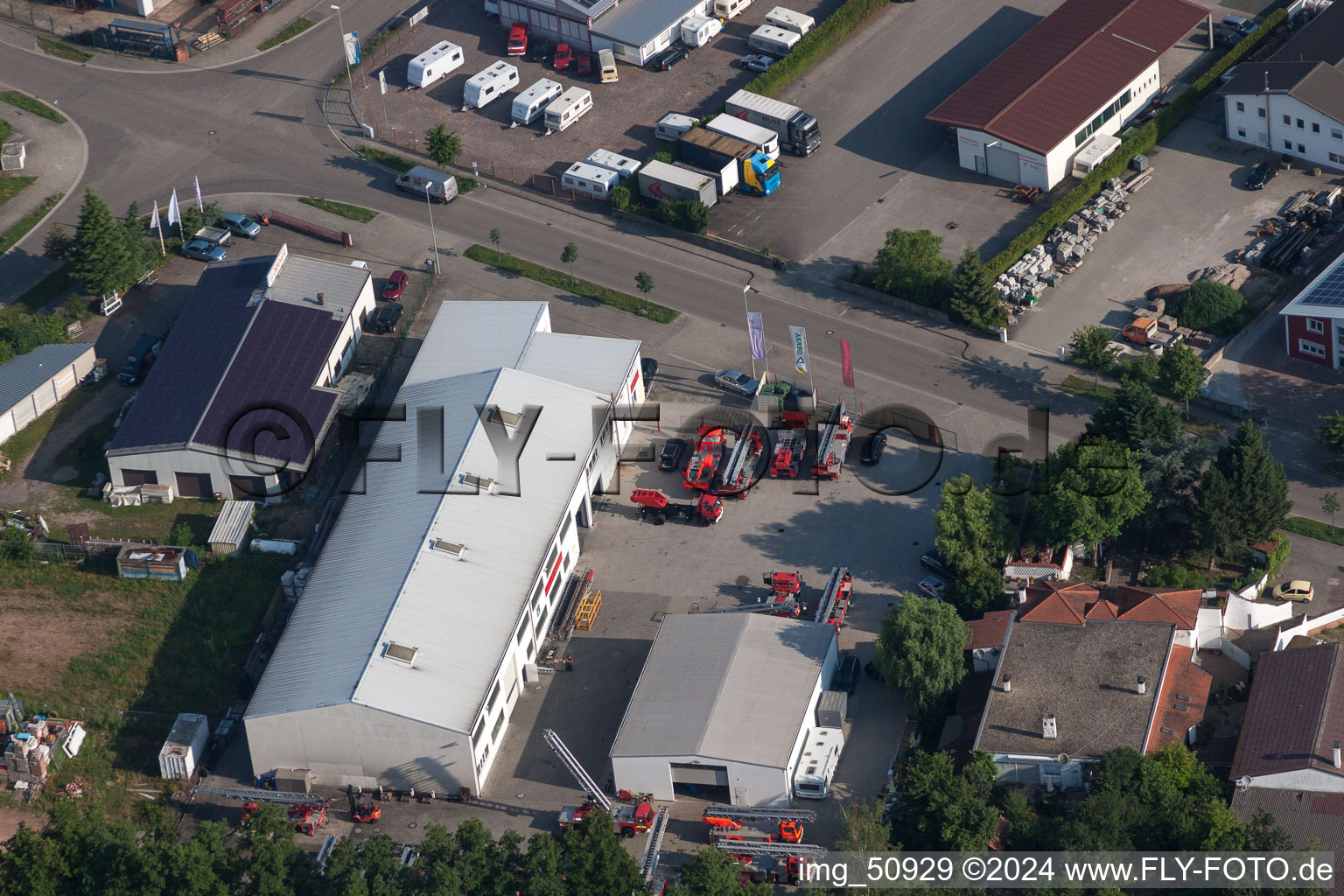 Minderlachen, Horst industrial estate, turntable ladder workshop Beitel and Stier GmbH in the district Minderslachen in Kandel in the state Rhineland-Palatinate, Germany seen from above