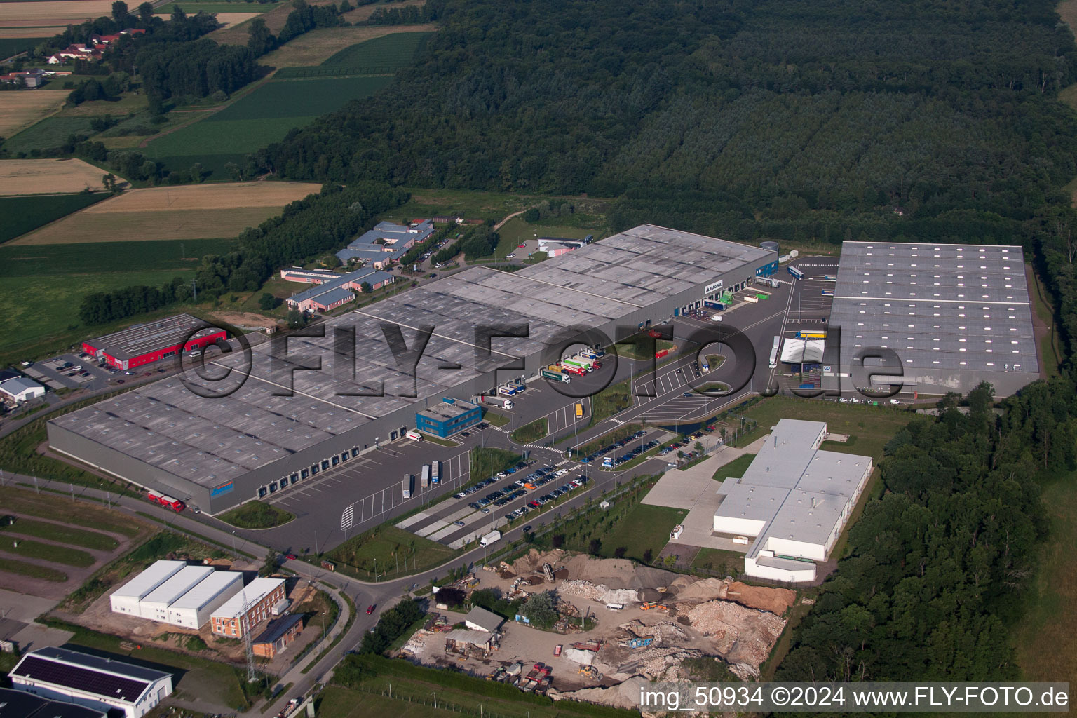 Horst Industrial Area, Zufall Logistics Center in the district Minderslachen in Kandel in the state Rhineland-Palatinate, Germany seen from above