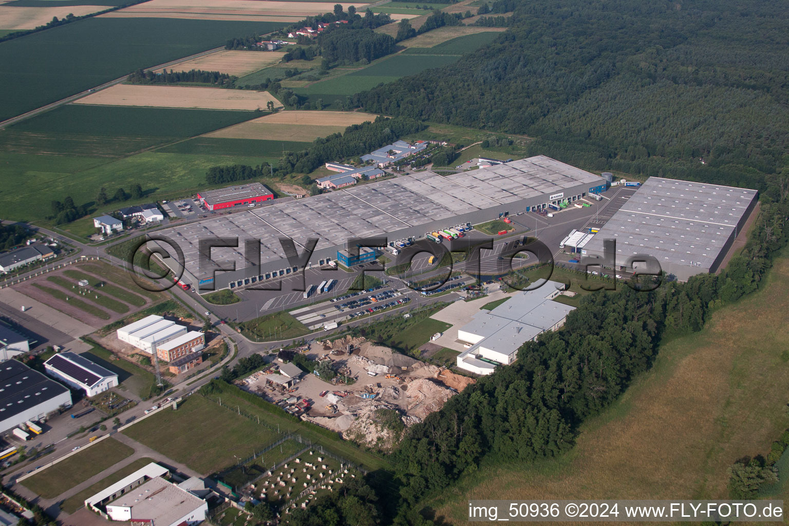 Horst Industrial Area, Zufall Logistics Center in the district Minderslachen in Kandel in the state Rhineland-Palatinate, Germany from the plane