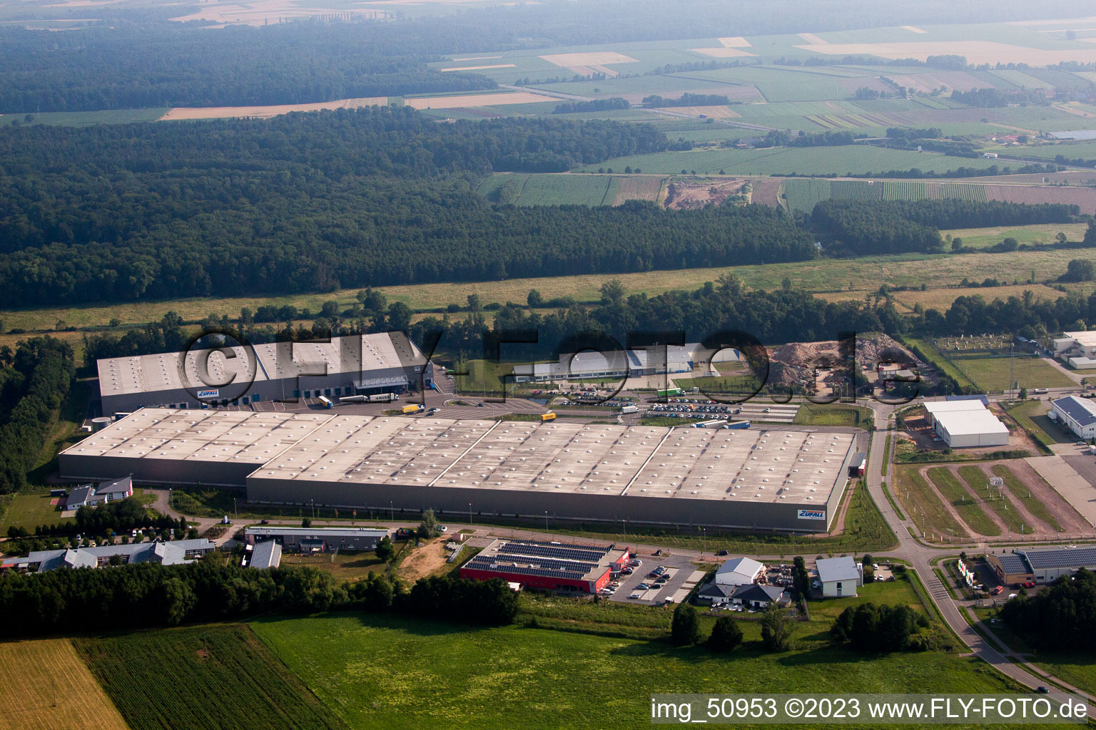 Horst industrial area, coincidence logistics center in the district Minderslachen in Kandel in the state Rhineland-Palatinate, Germany seen from above