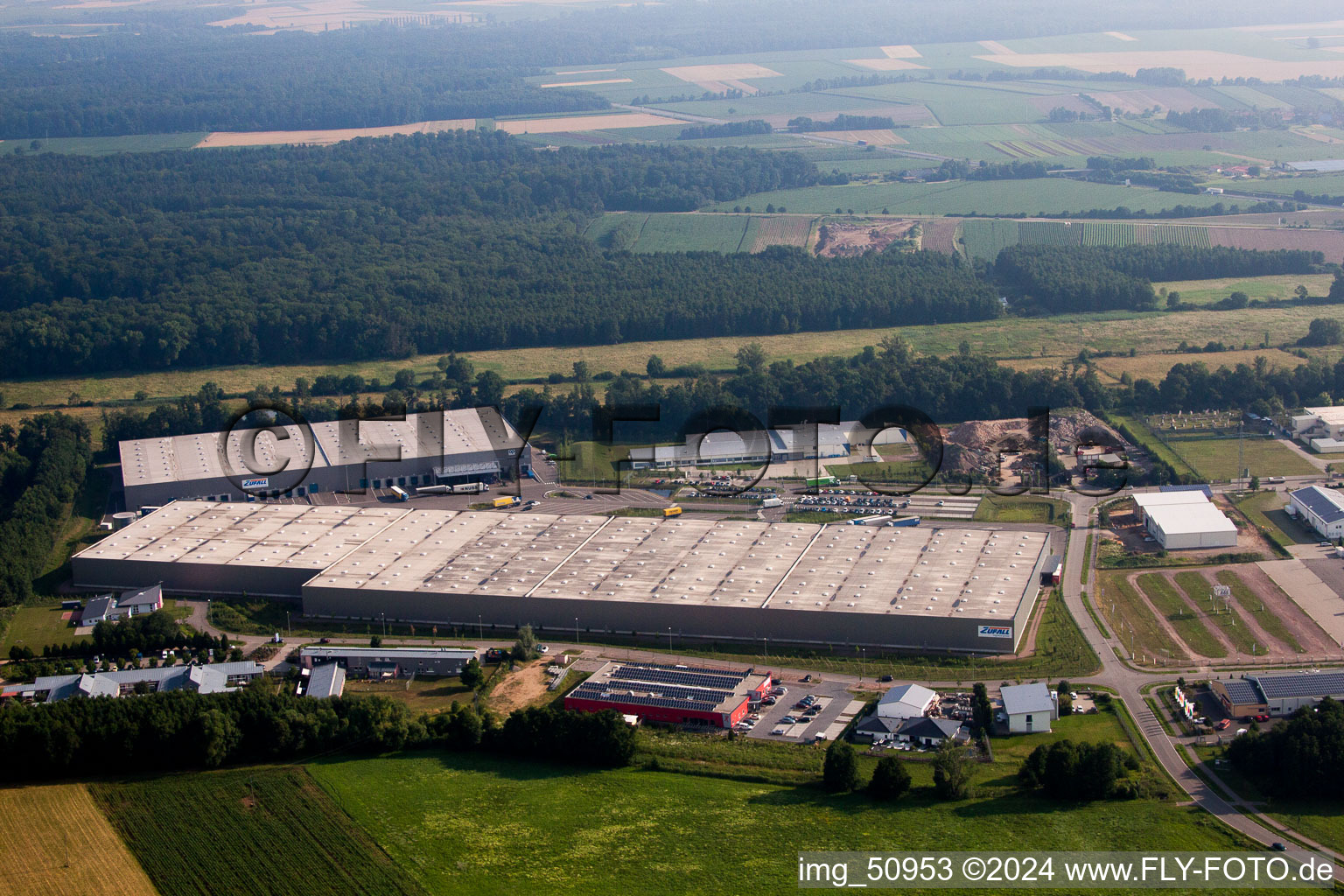 Horst Industrial Area, Zufall Logistics Center in the district Minderslachen in Kandel in the state Rhineland-Palatinate, Germany seen from above