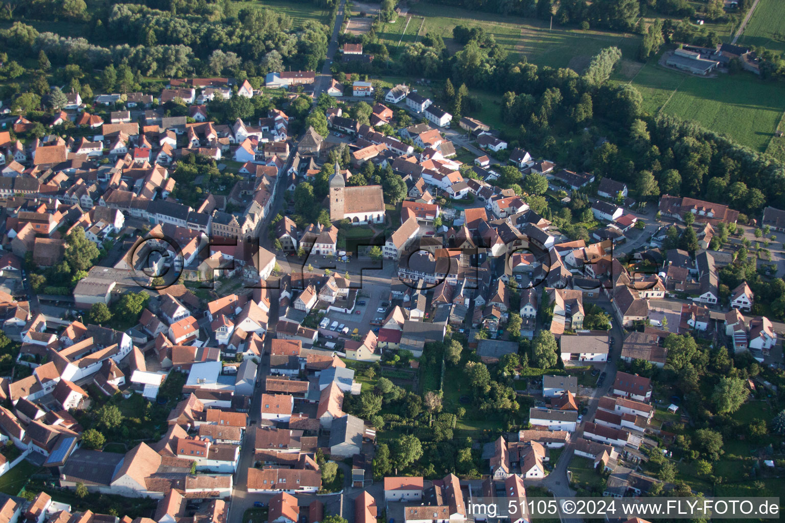 Oblique view of Town View of the streets and houses of the residential areas in the district Ingenheim in Billigheim-Ingenheim in the state Rhineland-Palatinate