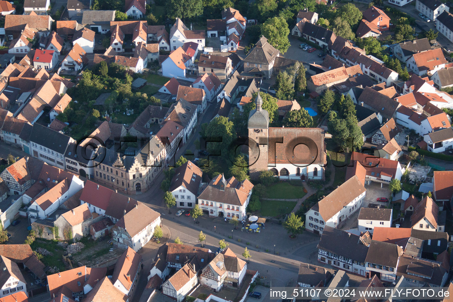 Oblique view of Town View of the streets and houses of the residential areas in the district Billigheim in Billigheim-Ingenheim in the state Rhineland-Palatinate