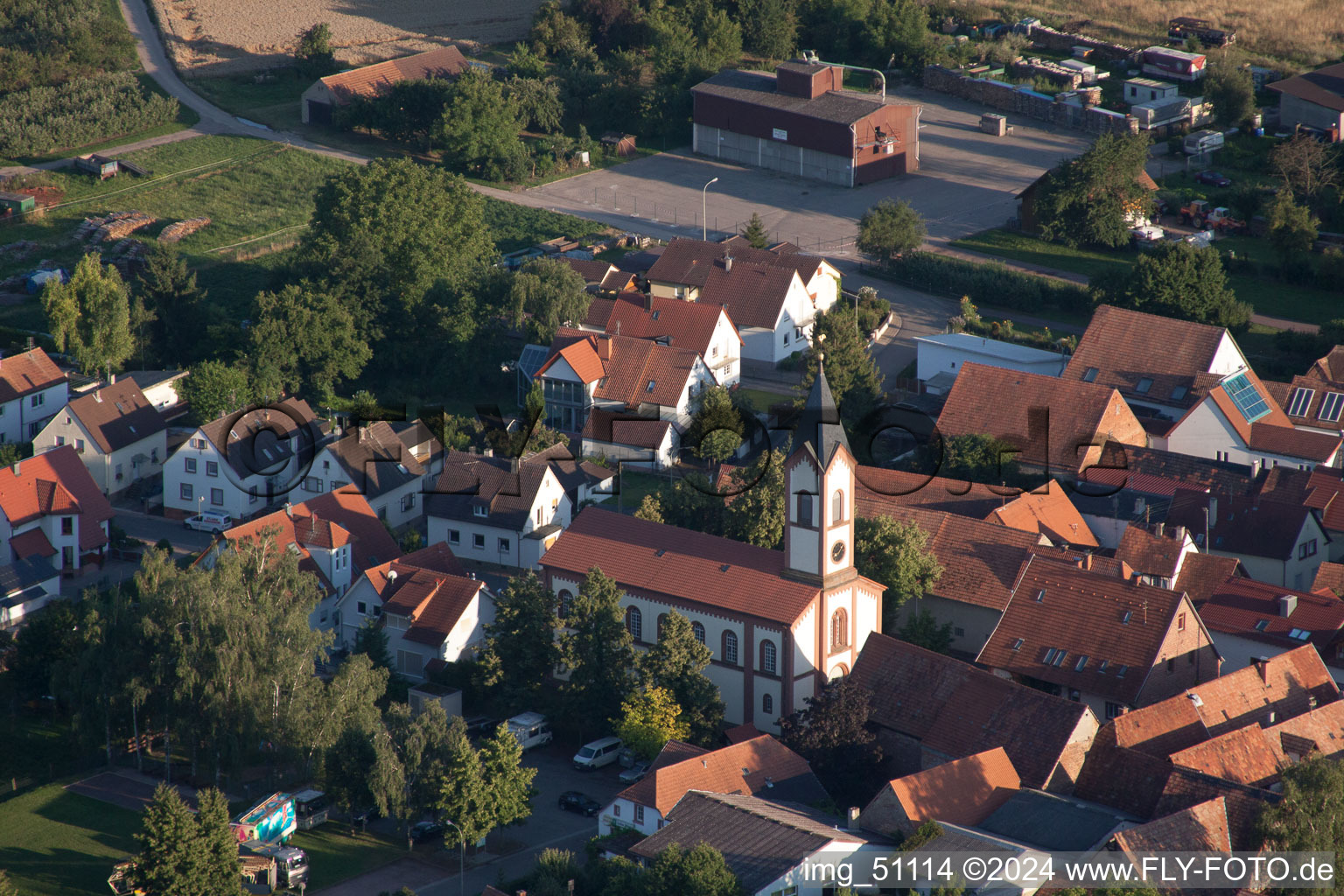 Bird's eye view of Town View of the streets and houses of the residential areas in the district Billigheim in Billigheim-Ingenheim in the state Rhineland-Palatinate