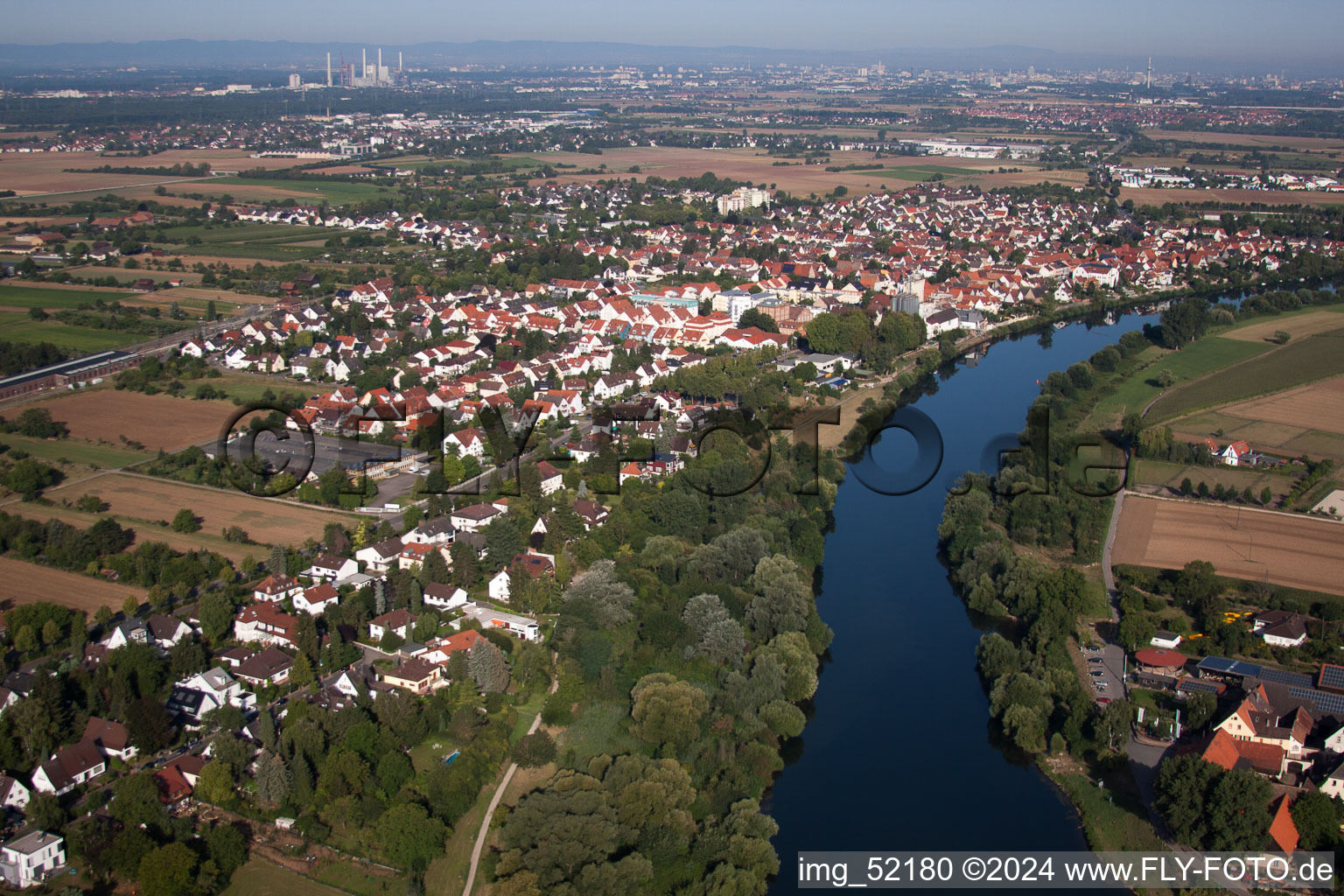Town on the banks of the river of the river Neckar in the district Edingen in Edingen-Neckarhausen in the state Baden-Wurttemberg