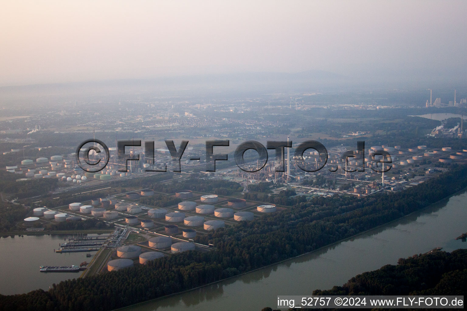 KA Maxau, refinery in the district Knielingen in Karlsruhe in the state Baden-Wuerttemberg, Germany