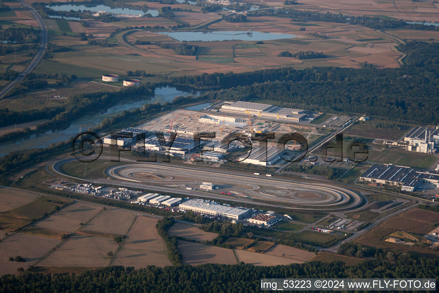 Bird's eye view of Oberwald Industrial Area in Wörth am Rhein in the state Rhineland-Palatinate, Germany