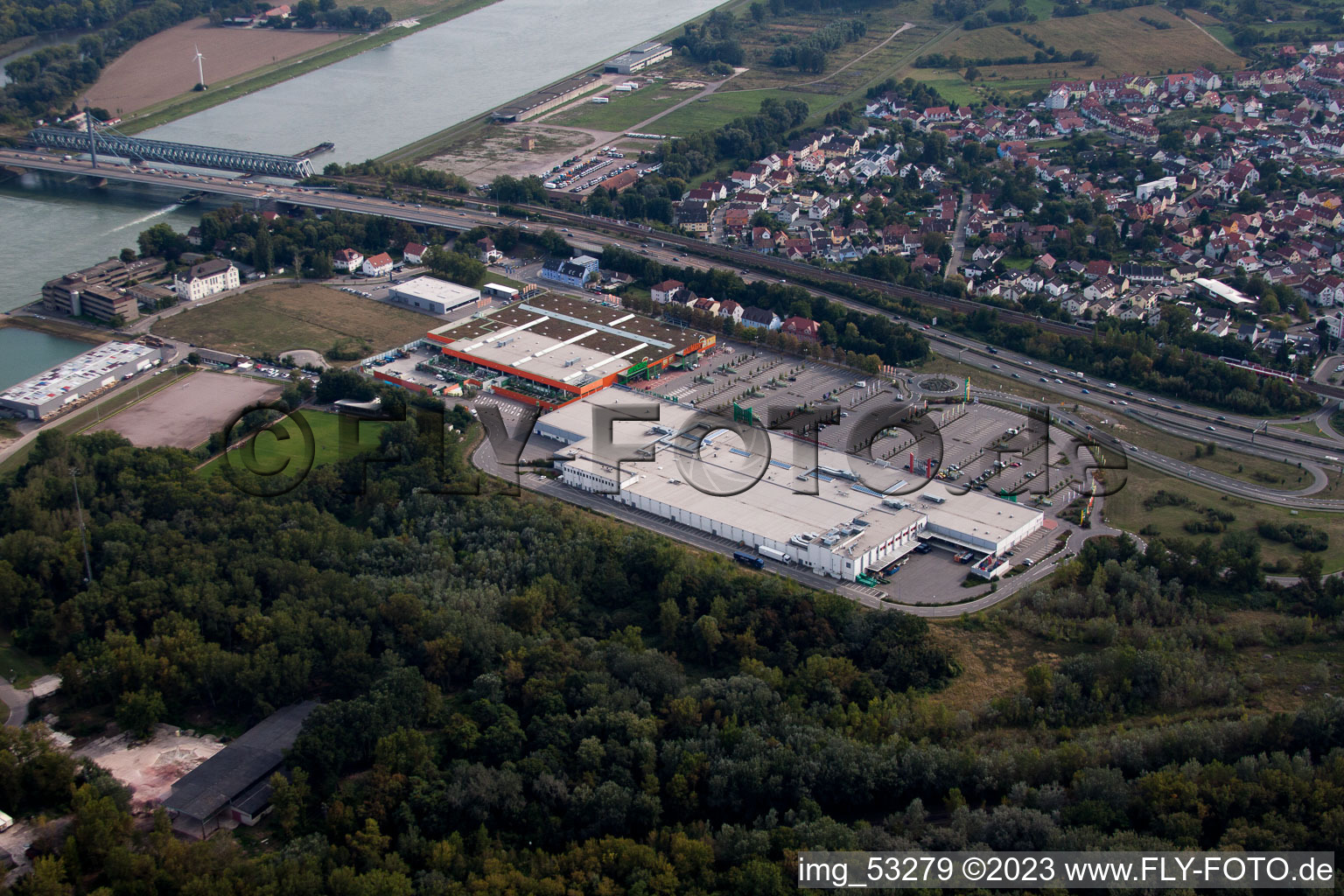 Maximilianscenter 2 in the district Maximiliansau in Wörth am Rhein in the state Rhineland-Palatinate, Germany from above