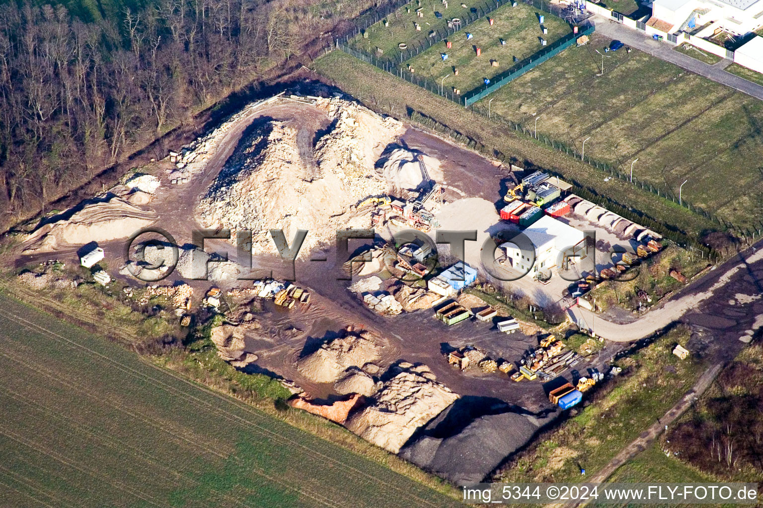 Construction waste recycling from Gaudier in the district Minderslachen in Kandel in the state Rhineland-Palatinate, Germany