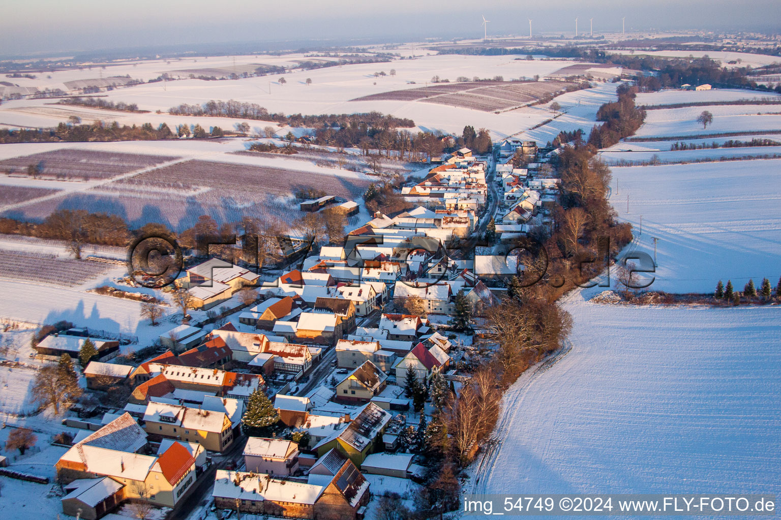 From the west in Vollmersweiler in the state Rhineland-Palatinate, Germany