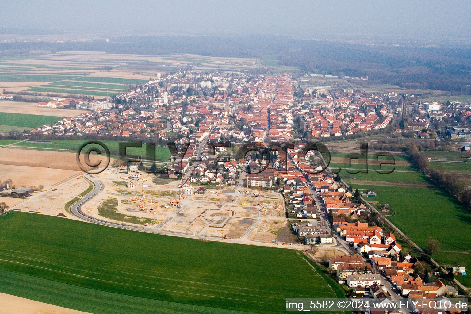 Oblique view of New development area Am Höhenweg in Kandel in the state Rhineland-Palatinate, Germany