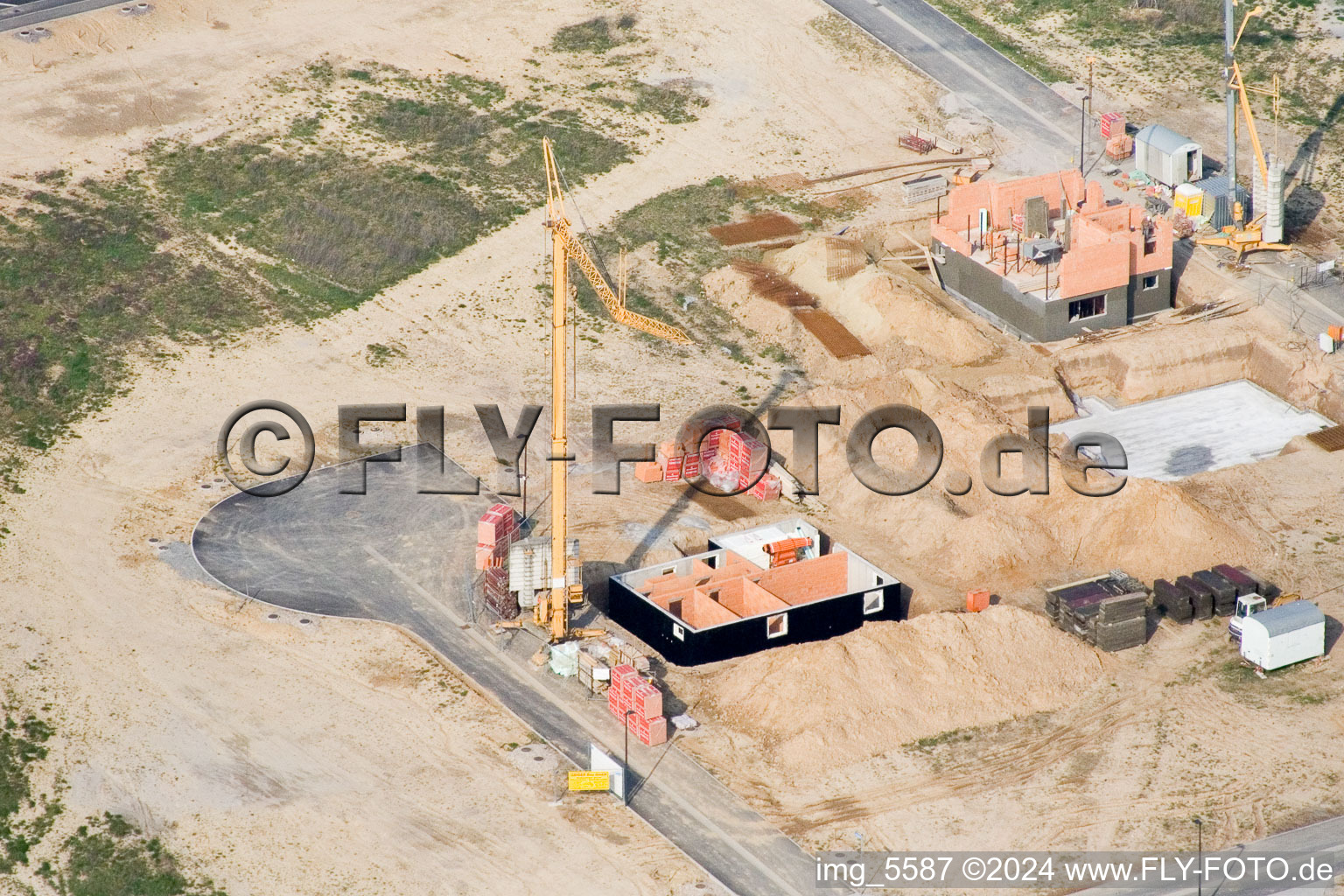 Bird's eye view of New development area Am Höhenweg in Kandel in the state Rhineland-Palatinate, Germany