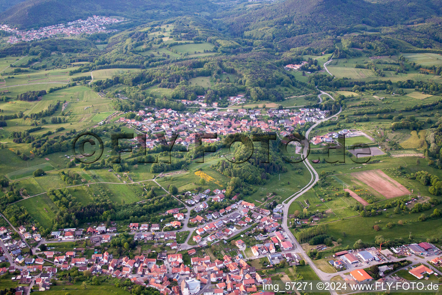 Bird's eye view of Völkersweiler in the state Rhineland-Palatinate, Germany