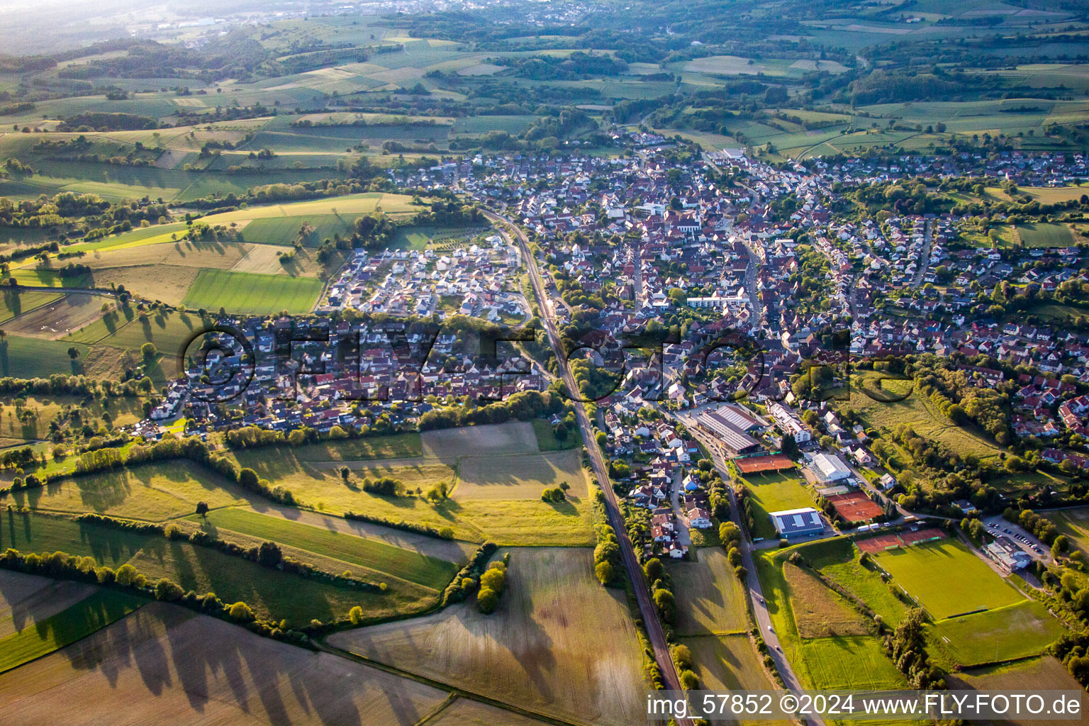 From the southeast in the district Jöhlingen in Walzbachtal in the state Baden-Wuerttemberg, Germany