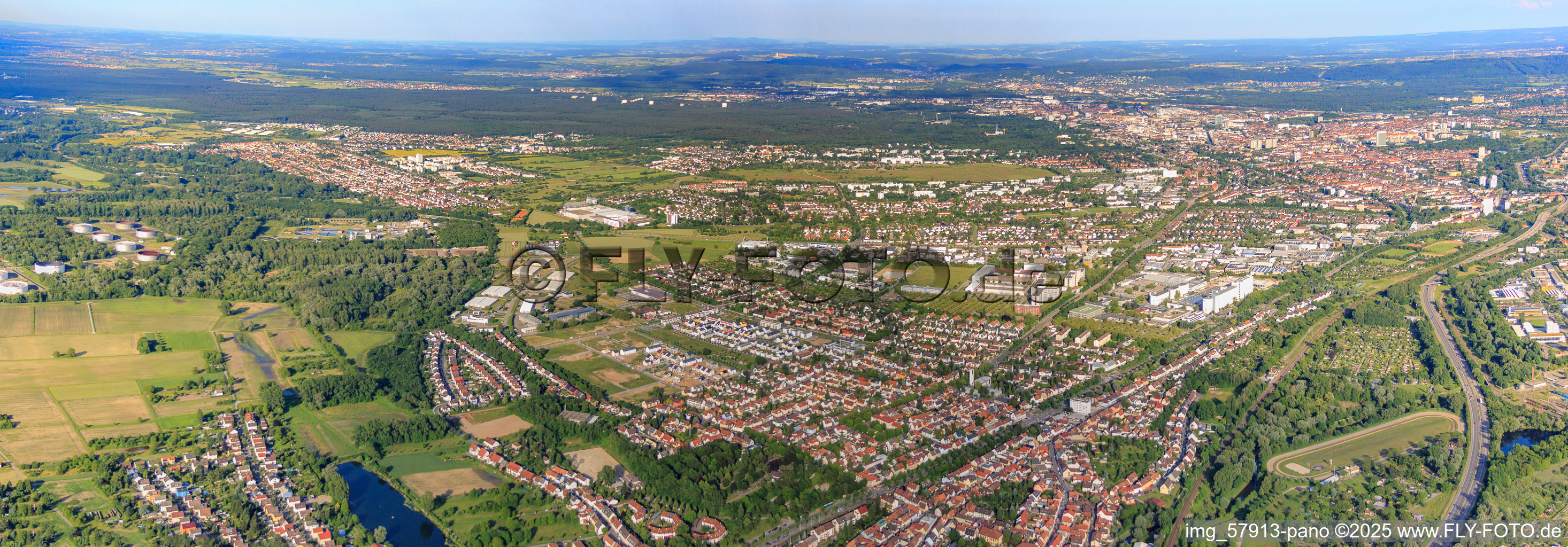 City panorama from the west with Südtangente (B10) and Siemens AG, production and development site Karlsruhe and L'OREAL Produktion Deutschland GmbH & Co. KG in the district Nordweststadt in Karlsruhe in the state Baden-Wuerttemberg, Germany