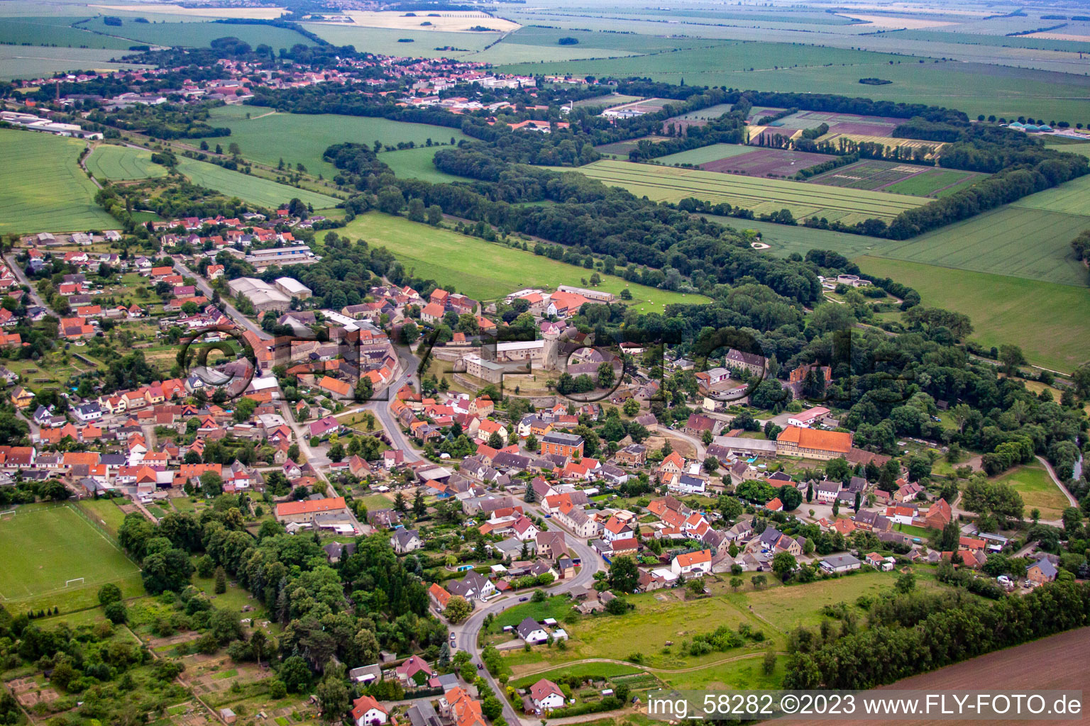 From northwest in the district Hausneindorf in Selke-Aue in the state Saxony-Anhalt, Germany