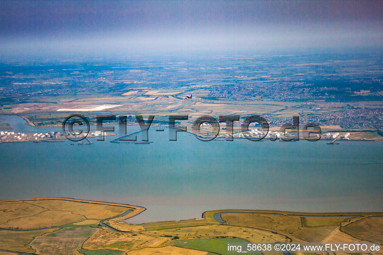 Aerial encounter with Easy Jet below me in High Halstow in the state England, Great Britain