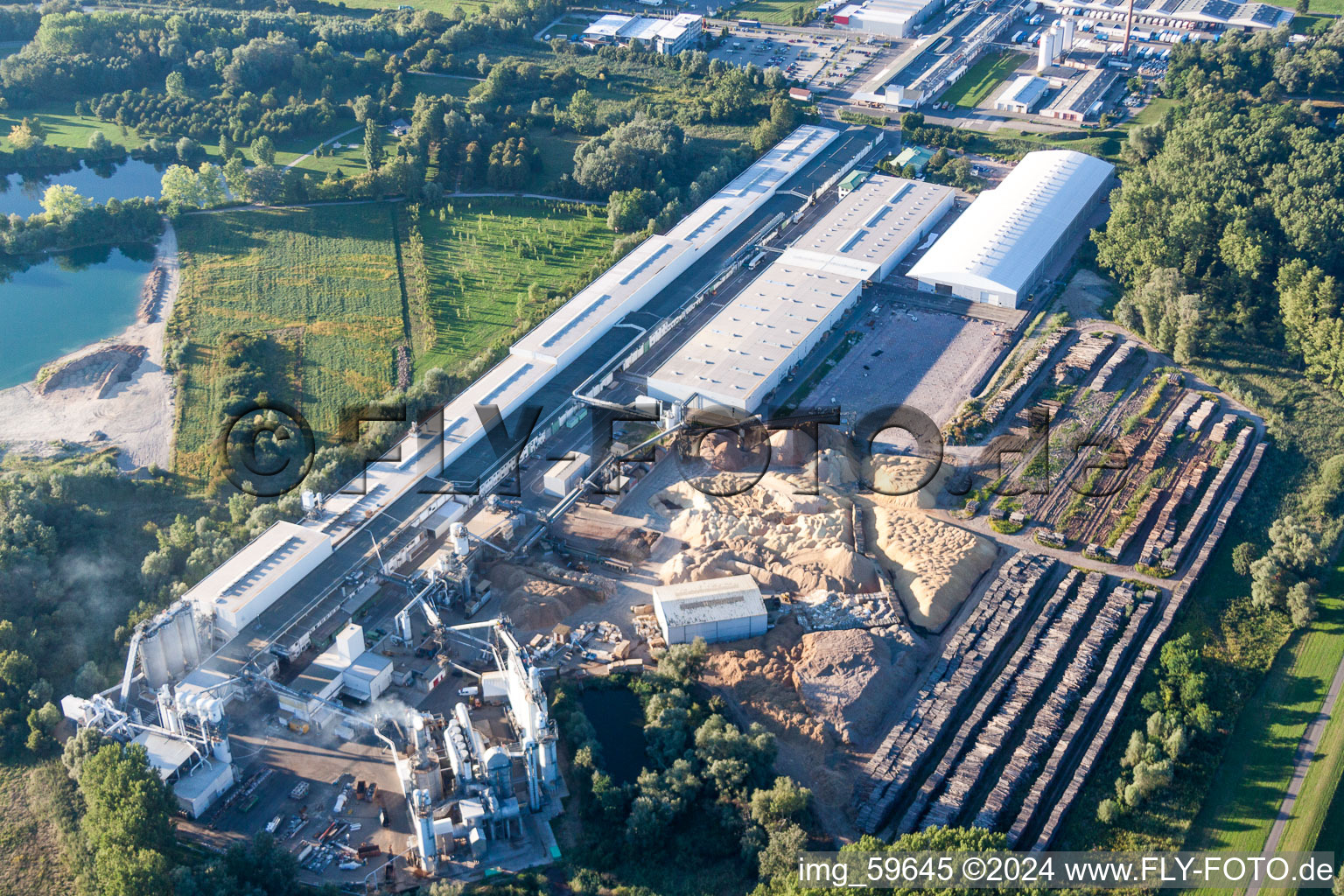 Building and production halls on the premises of Nolte Holzwerkstoff GmbH & Co. KG in Germersheim in the state Rhineland-Palatinate, Germany from above