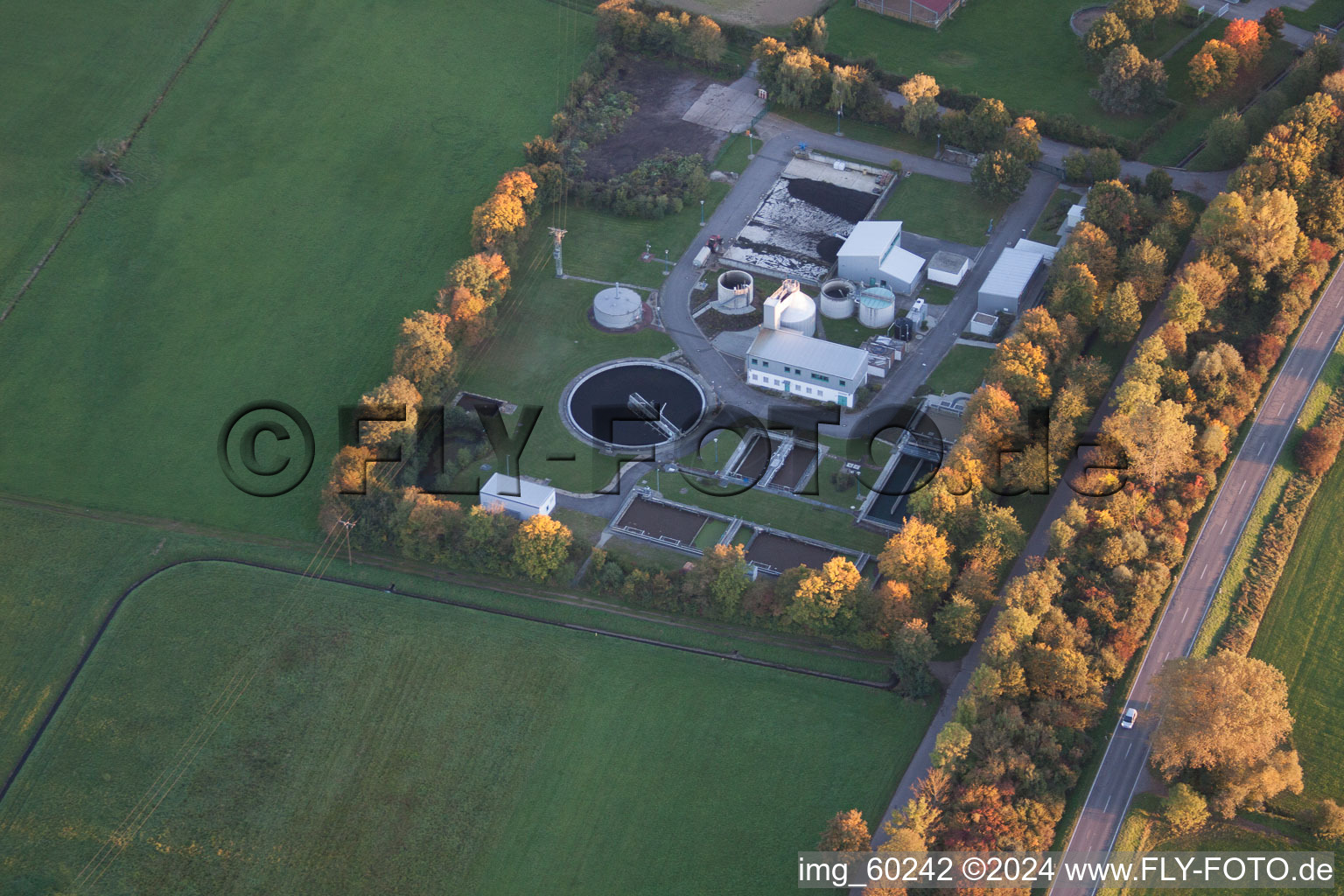 Oblique view of Sewage treatment plant in the district Offenbach in Offenbach an der Queich in the state Rhineland-Palatinate, Germany