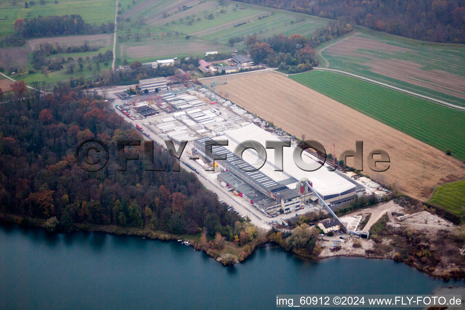 Aerial photograpy of Mixed concrete and building materials factory of Betonfertigteilewerk Linkenheim GmbH & Co. KG in Linkenheim-Hochstetten in the state Baden-Wurttemberg