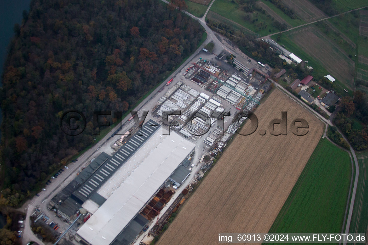 Oblique view of Mixed concrete and building materials factory of Betonfertigteilewerk Linkenheim GmbH & Co. KG in Linkenheim-Hochstetten in the state Baden-Wurttemberg