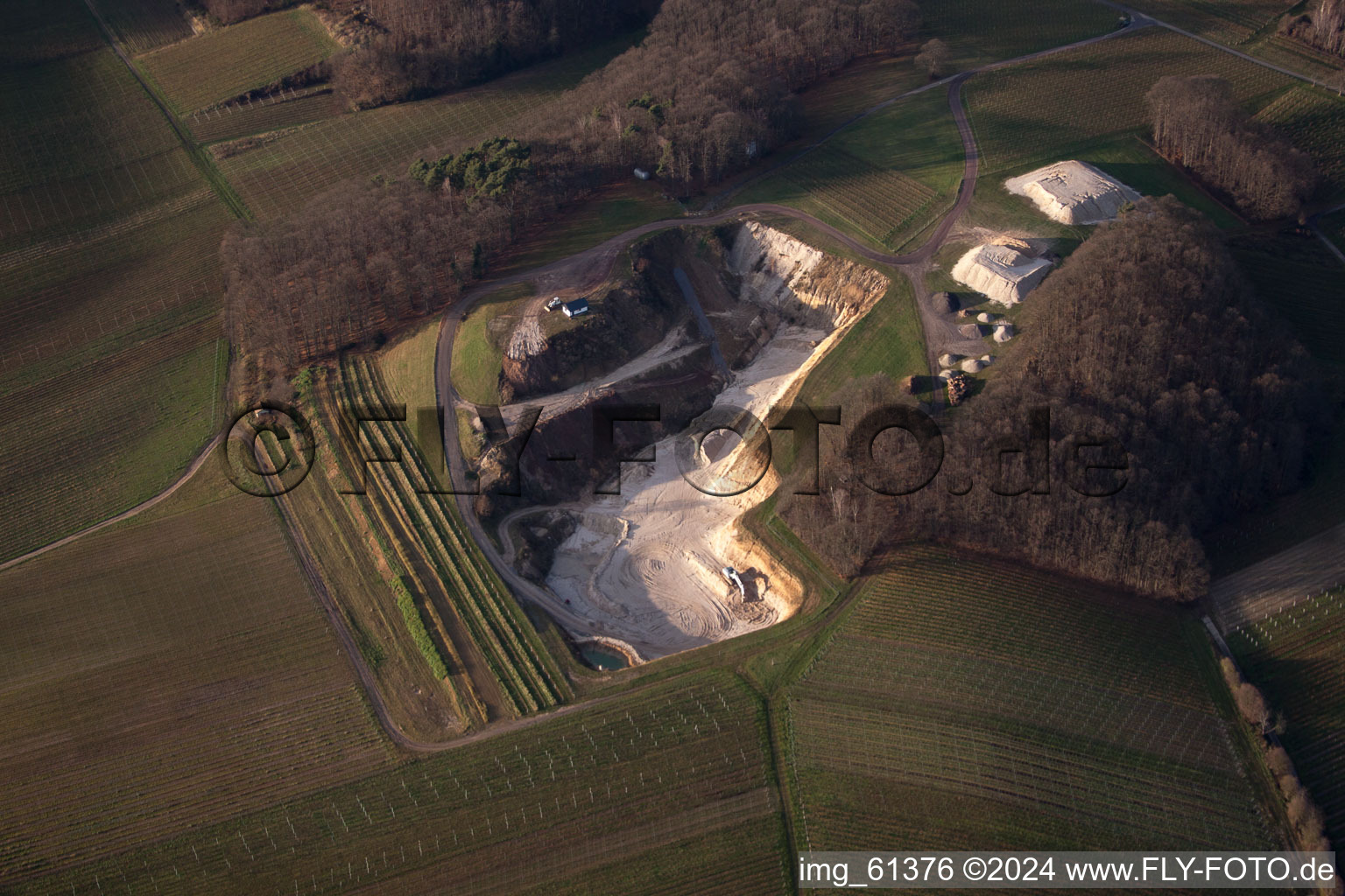 Aerial view of Heuchelheim-Klingen, landfill in the district Gleiszellen in Gleiszellen-Gleishorbach in the state Rhineland-Palatinate, Germany