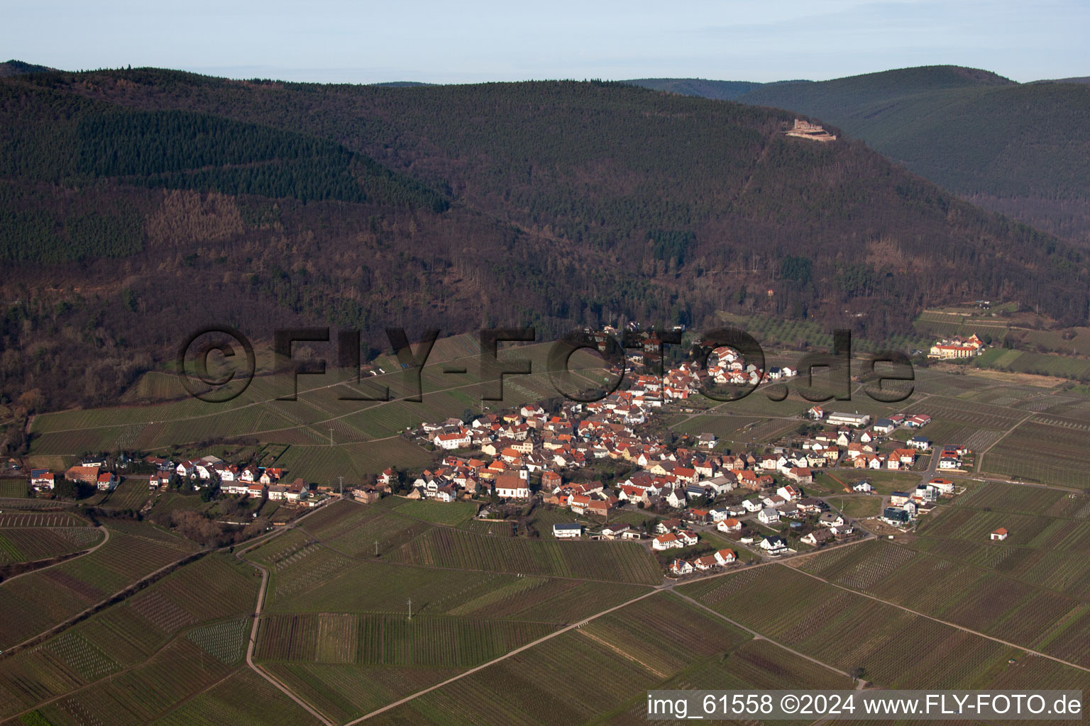 From the southeast in Weyher in der Pfalz in the state Rhineland-Palatinate, Germany