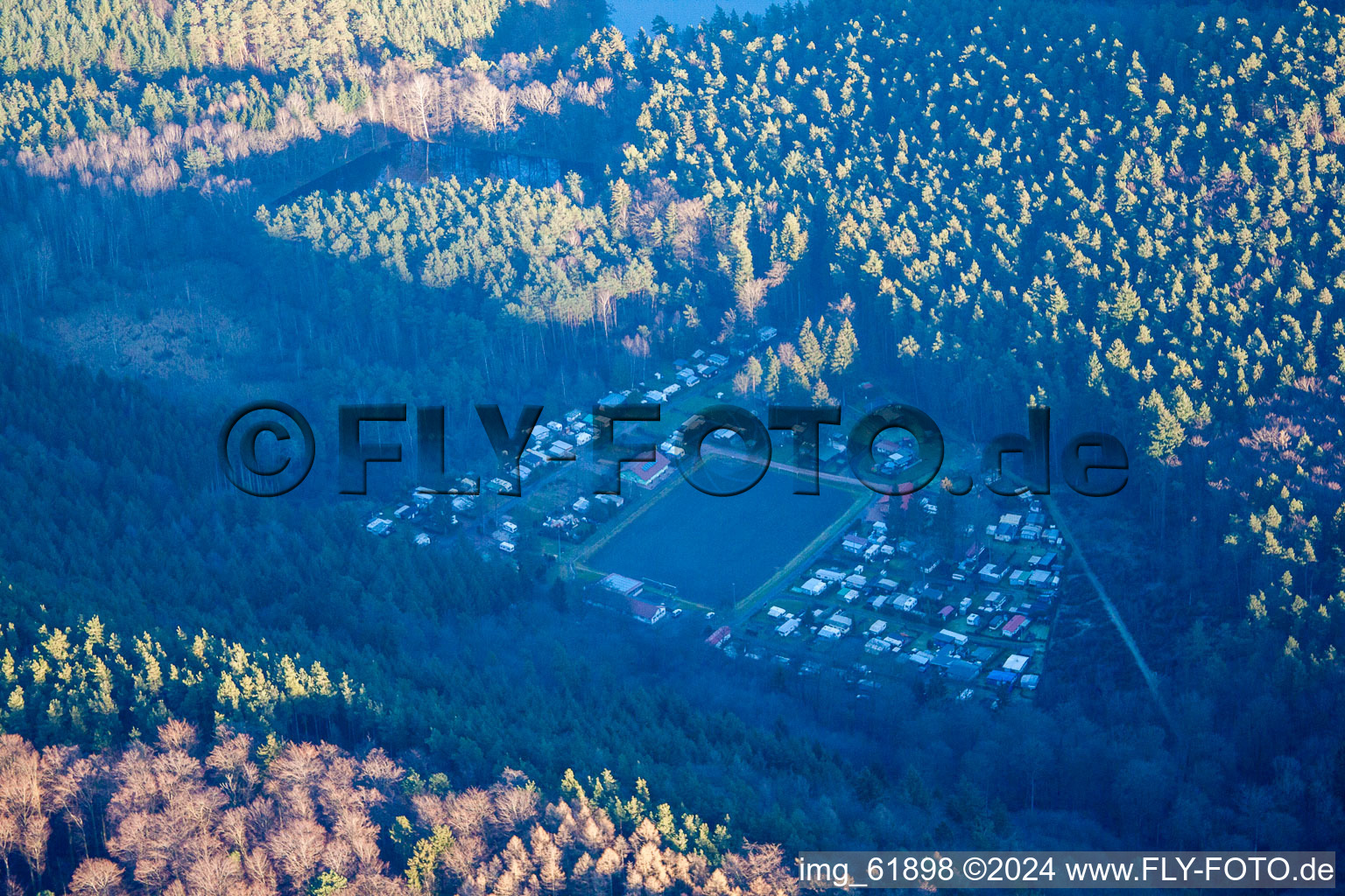 Bird's eye view of Niederschlettenbach in the state Rhineland-Palatinate, Germany