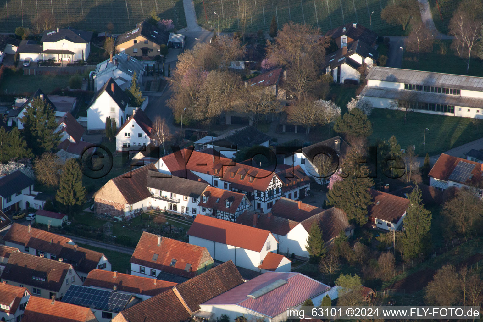 Aerial view of Wine bar Vogler in the district Heuchelheim in Heuchelheim-Klingen in the state Rhineland-Palatinate, Germany