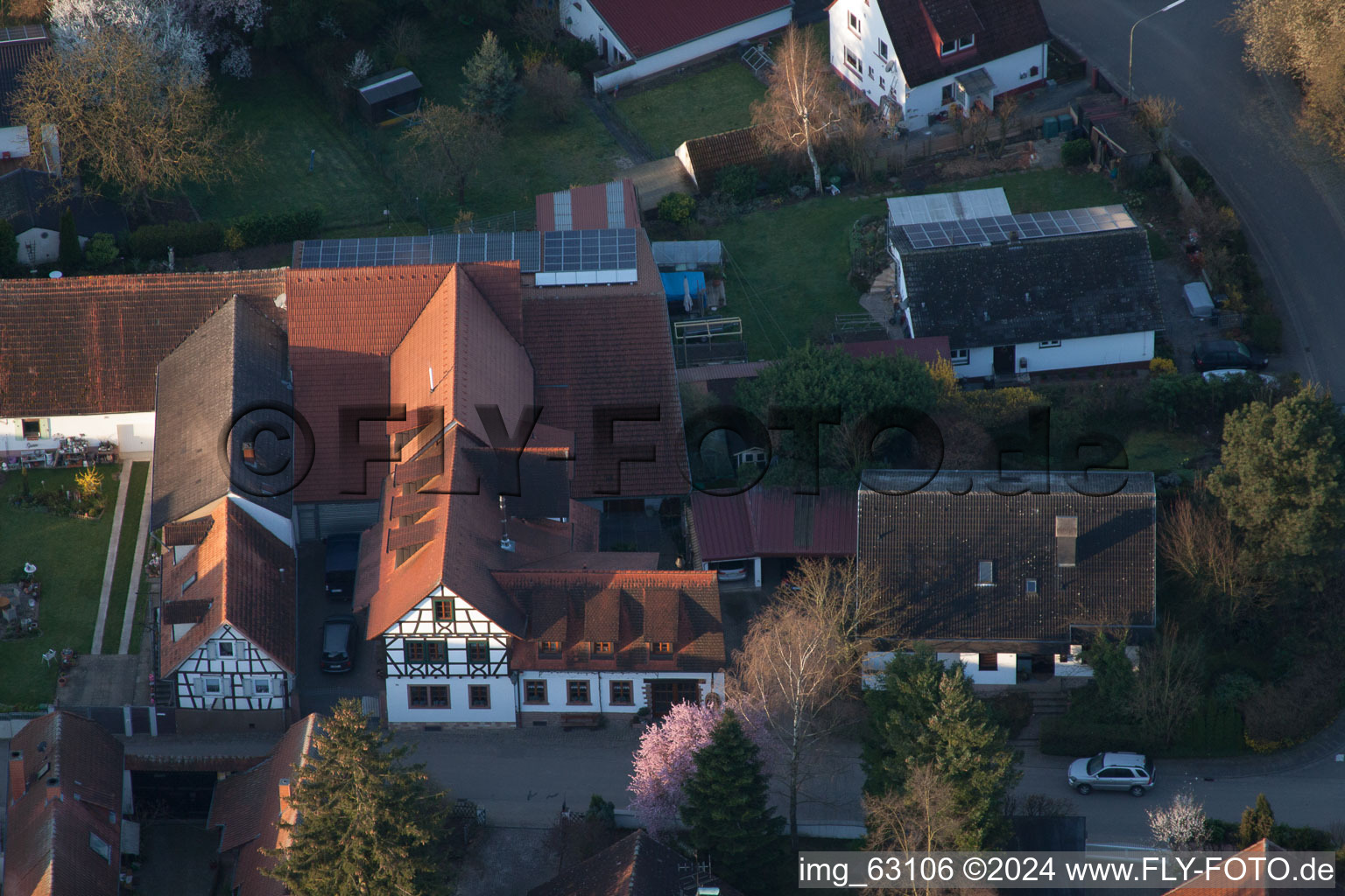 Wine bar Vogler in the district Heuchelheim in Heuchelheim-Klingen in the state Rhineland-Palatinate, Germany from above