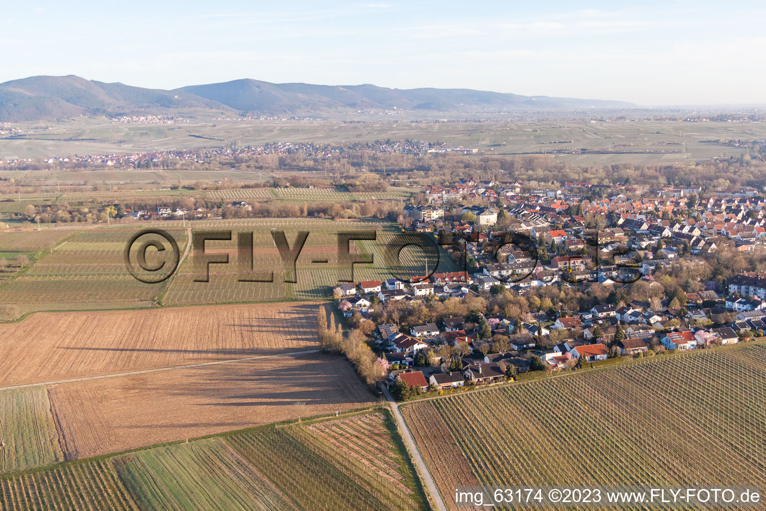 Aerial view of Meadow and fallow land between Landau W, Wollmesheim and Arzheim in Landau in der Pfalz in the state Rhineland-Palatinate, Germany