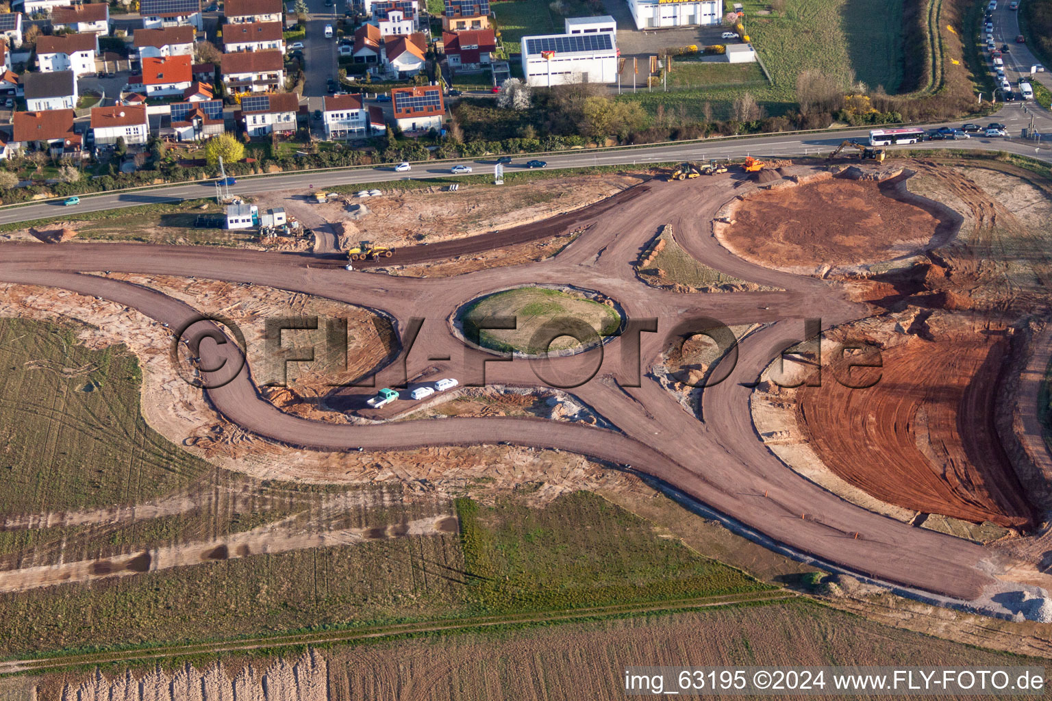 Construction of Traffic management of the roundabout road Autobahnausfahrt Landau Mitte in the district Queichheim in Landau in der Pfalz in the state Rhineland-Palatinate, Germany