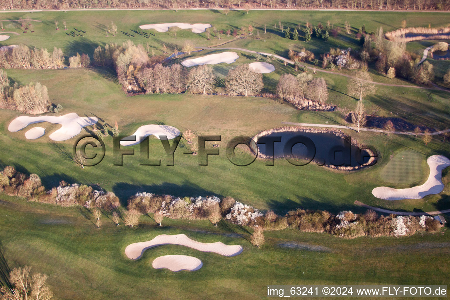 Bird's eye view of Golf Club Dreihof in Essingen in the state Rhineland-Palatinate, Germany