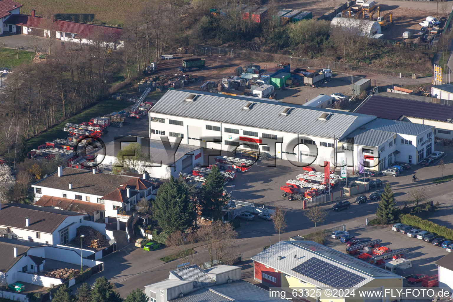 Minderlachen, Horst industrial estate, turntable ladder workshop Beitel and Stier GmbH in the district Minderslachen in Kandel in the state Rhineland-Palatinate, Germany from the plane