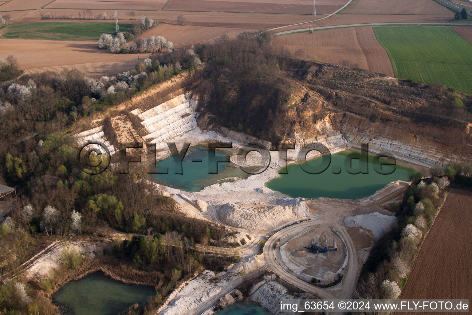 Riedseltz in the state Bas-Rhin, France from above