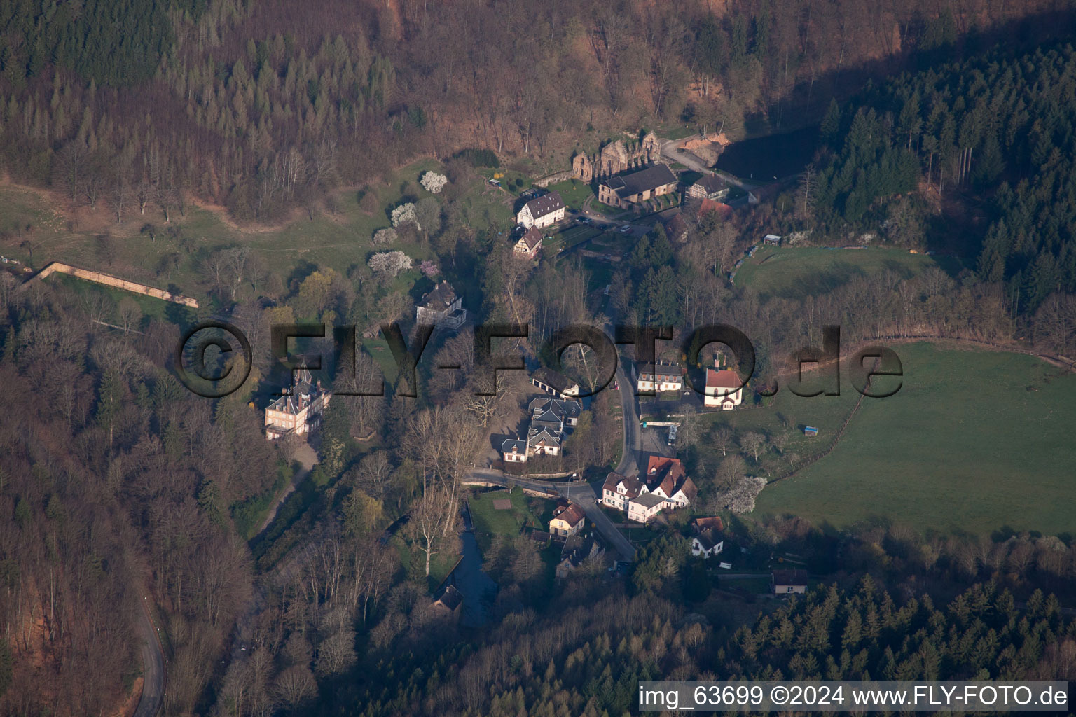 Nehwiller-près-Wœrth in the state Bas-Rhin, France viewn from the air