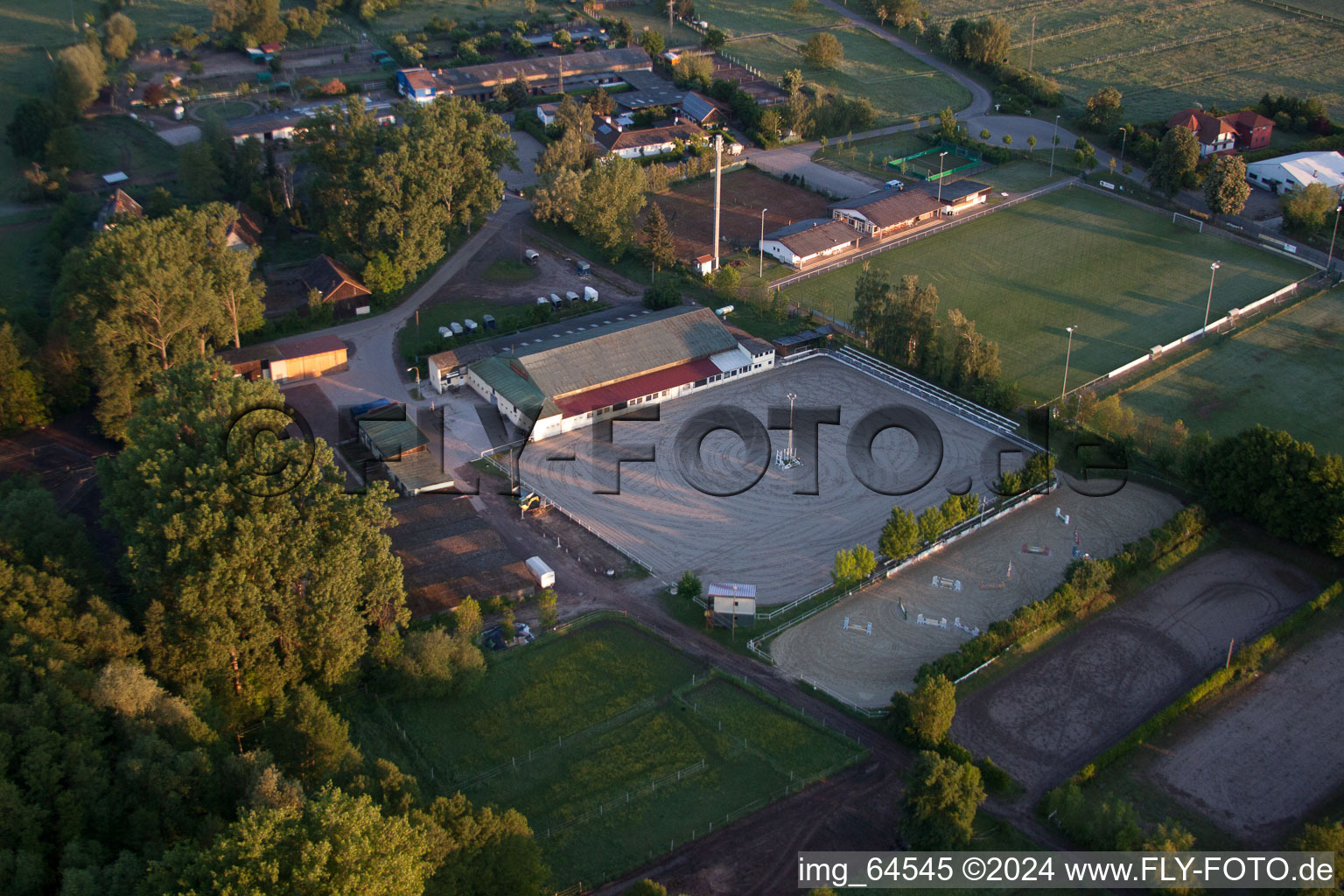 Racetrack racecourse - trotting Billigheim in Billigheim-Ingenheim in the state Rhineland-Palatinate