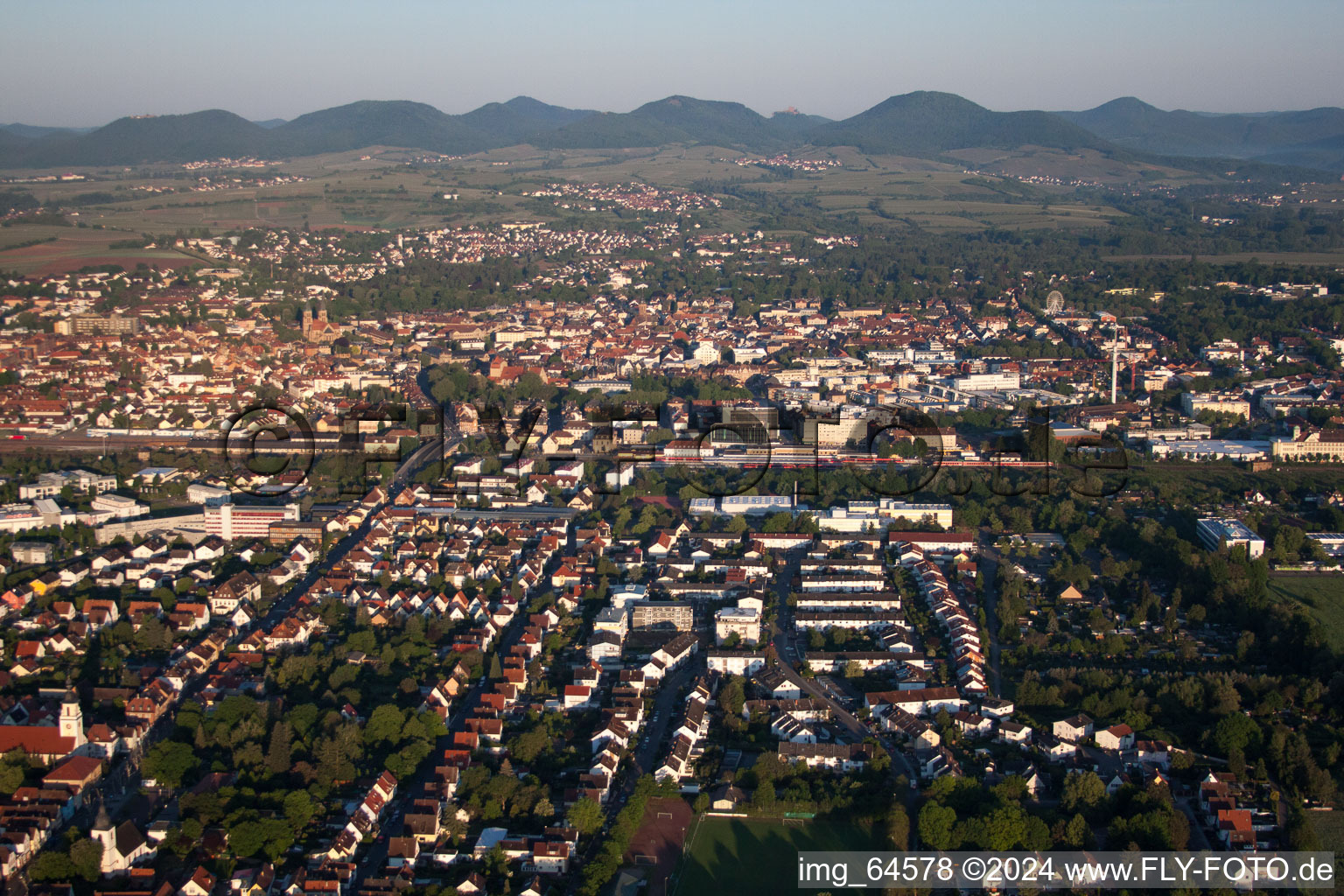 Bird's eye view of District Queichheim in Landau in der Pfalz in the state Rhineland-Palatinate, Germany