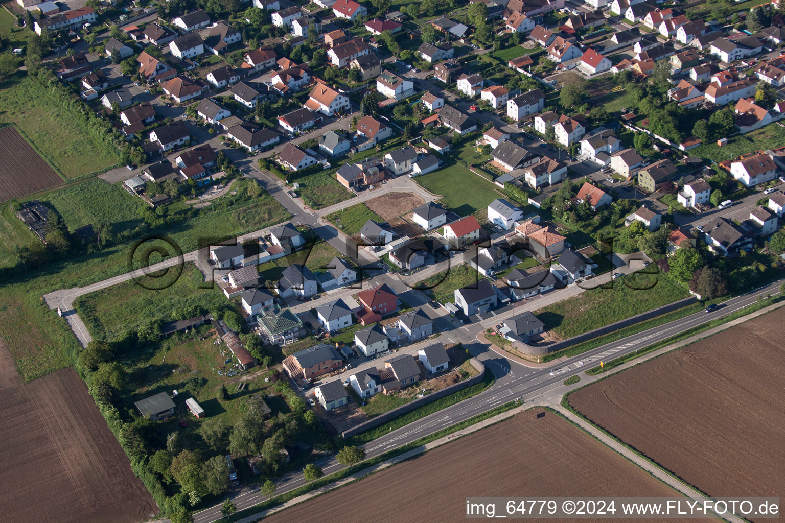 New development area east in Minfeld in the state Rhineland-Palatinate, Germany from above