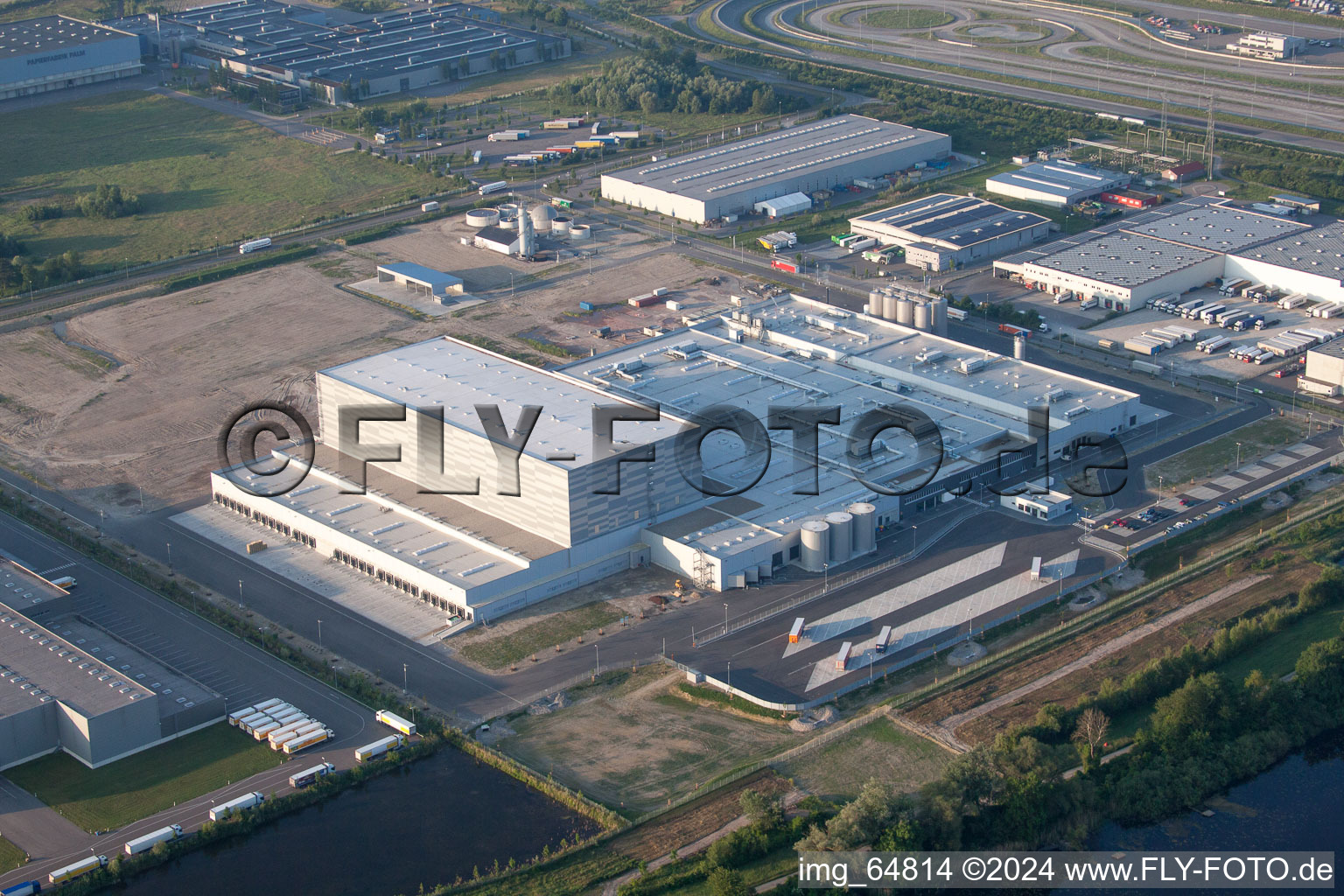 Bird's eye view of Oberwald Industrial Area in Wörth am Rhein in the state Rhineland-Palatinate, Germany