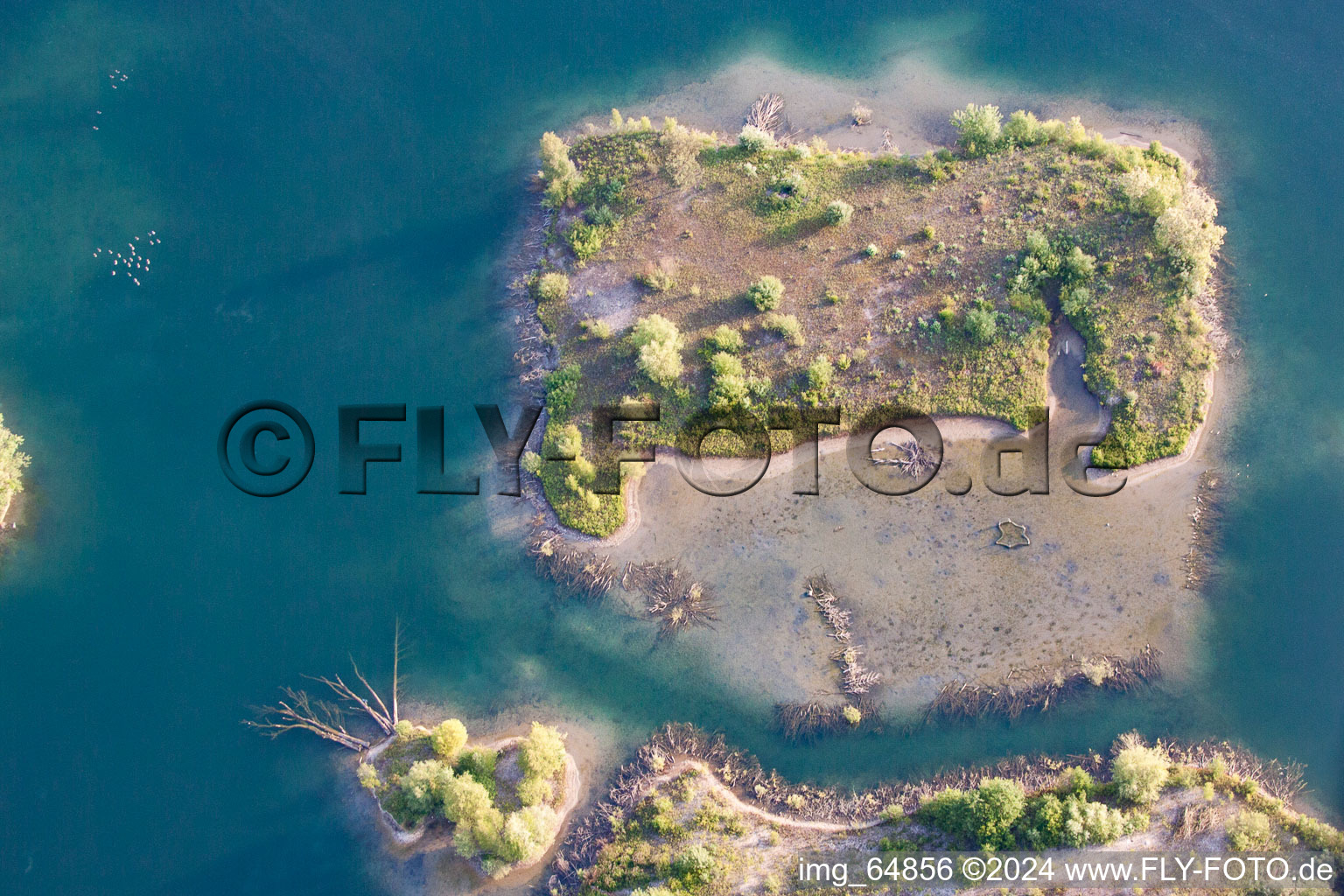 Oblique view of Lake Island on the Baggersee Streitkoepfle in Linkenheim-Hochstetten in the state Baden-Wurttemberg