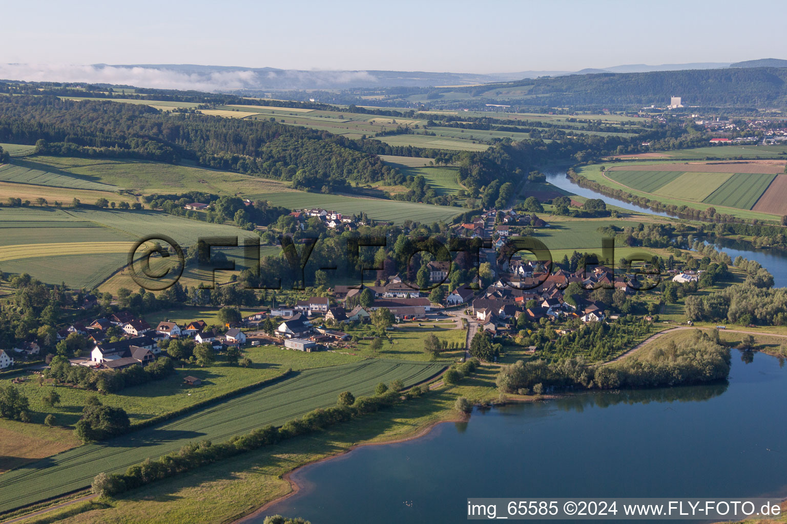 Village on the river bank areas of the Weser river in the district Meinbrexen in Lauenfoerde in the state Lower Saxony, Germany