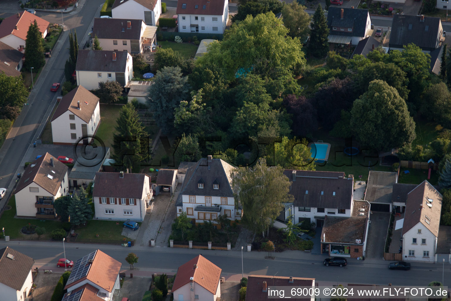 Bird's eye view of District Dannstadt in Dannstadt-Schauernheim in the state Rhineland-Palatinate, Germany