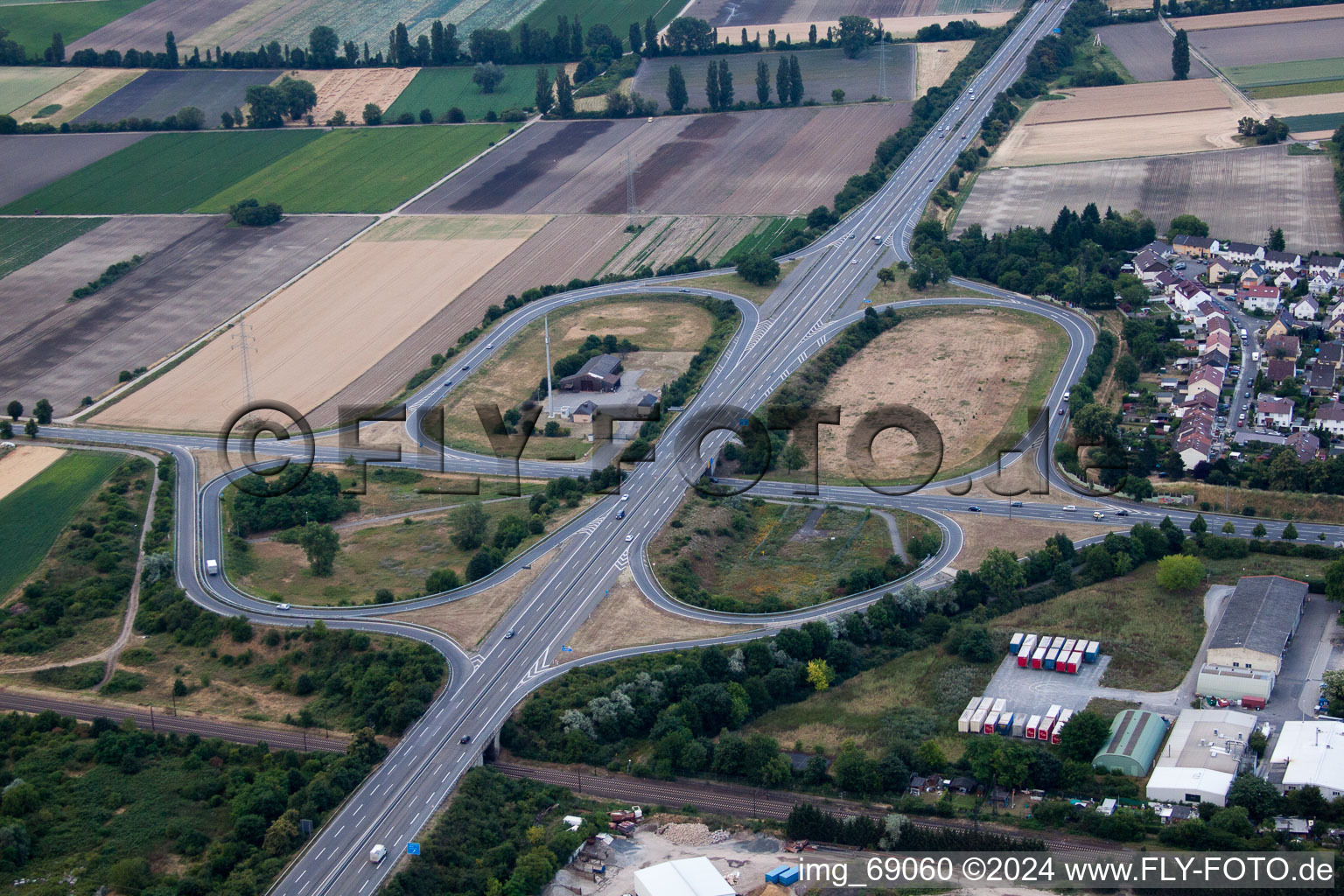 Routing and traffic lanes during the highway exit and access the motorway A 5 Frankenthal Nord in Frankenthal (Pfalz) in the state Rhineland-Palatinate