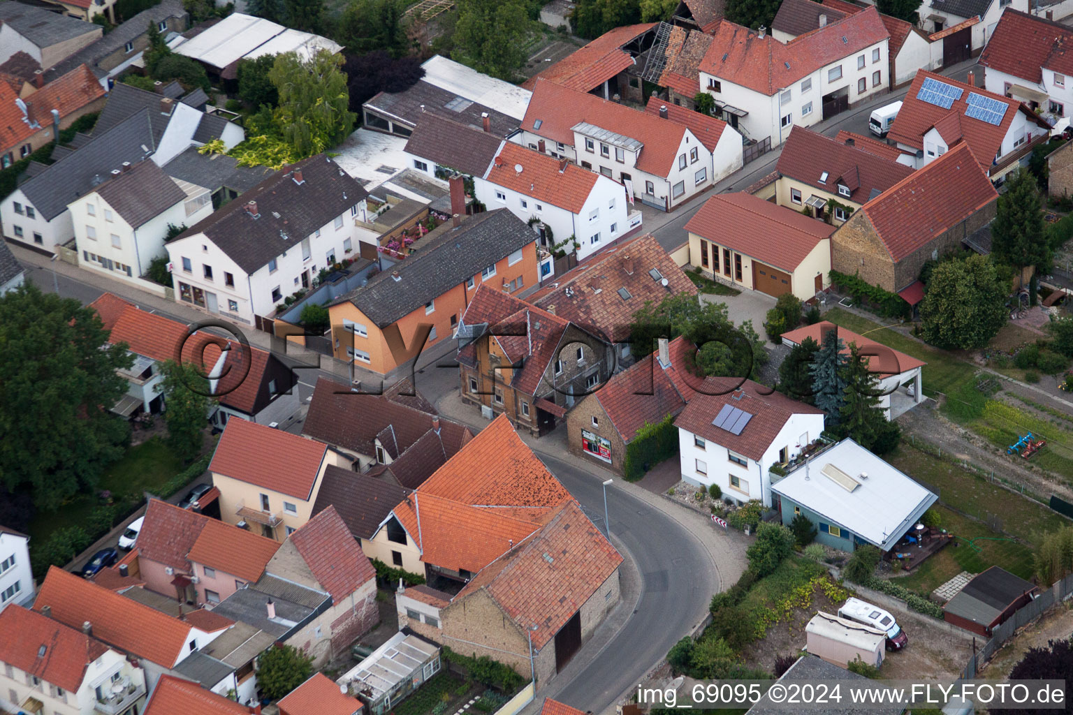 Bird's eye view of District Bobenheim in Bobenheim-Roxheim in the state Rhineland-Palatinate, Germany