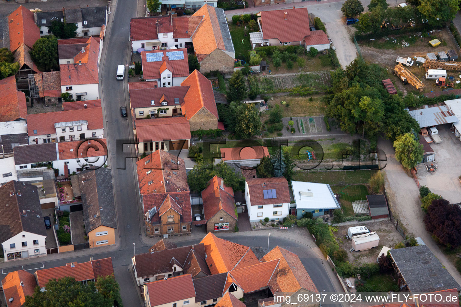 District Bobenheim in Bobenheim-Roxheim in the state Rhineland-Palatinate, Germany from above