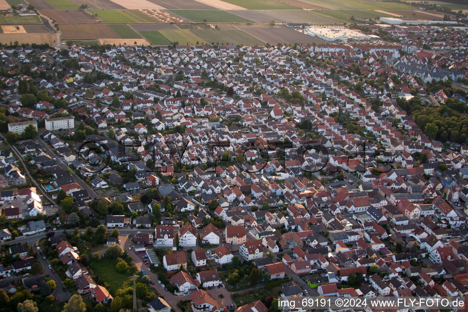 Bird's eye view of District Roxheim in Bobenheim-Roxheim in the state Rhineland-Palatinate, Germany